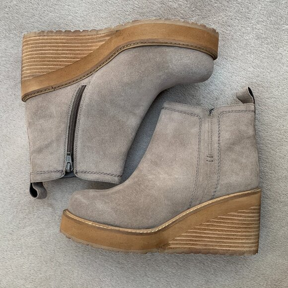 Diba True Comet Ride Circle It Suede Wedge Platform Booties Sz 7.5 NWT - Picture 10 of 16